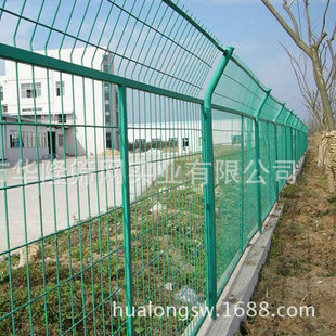 供应护栏网 高速公路专用网 工厂围栏网  场区围栏