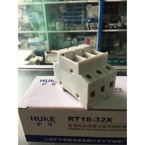 沪可有填料封闭管式圆筒帽形熔断器座RT18-32X-3P32A用R015保险管