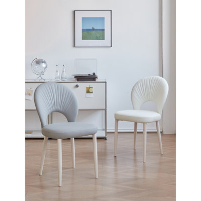 。北欧家用餐椅简约贝壳软包靠背椅子化妆椅子奶油风餐桌椅客厅凳