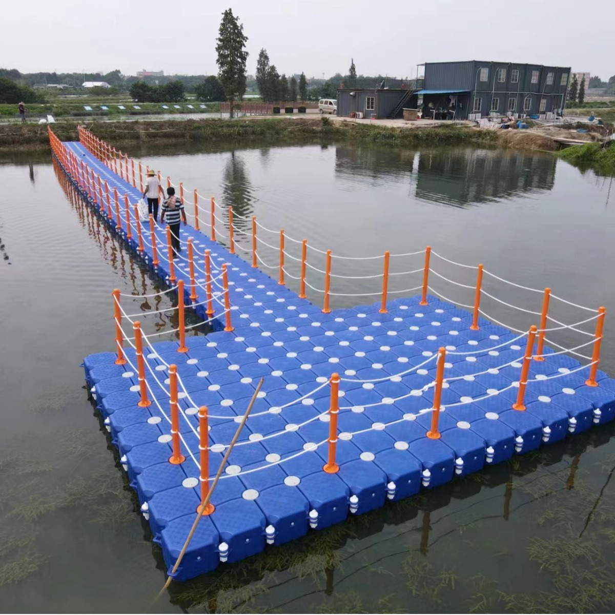 厂家直销浮筒平台钓鱼景区栈道摩托艇水上乐园浮箱海上浮桥码头