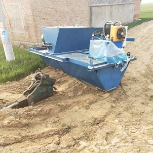 供应现浇筑自动渠道成型机 高速公路排水沟沟渠成型机 渠道衬砌机