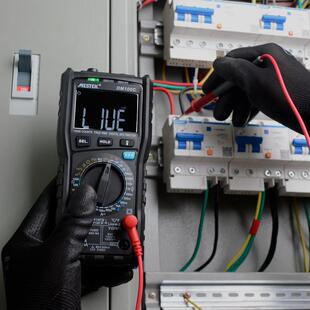 DM100C多功能高精度手自一体防烧型数字万用表家电维修电工专用表