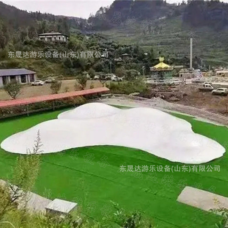 网红蹦蹦云 户外景区农场庄园充气跳跳云气包彩色充气大蹦床设备