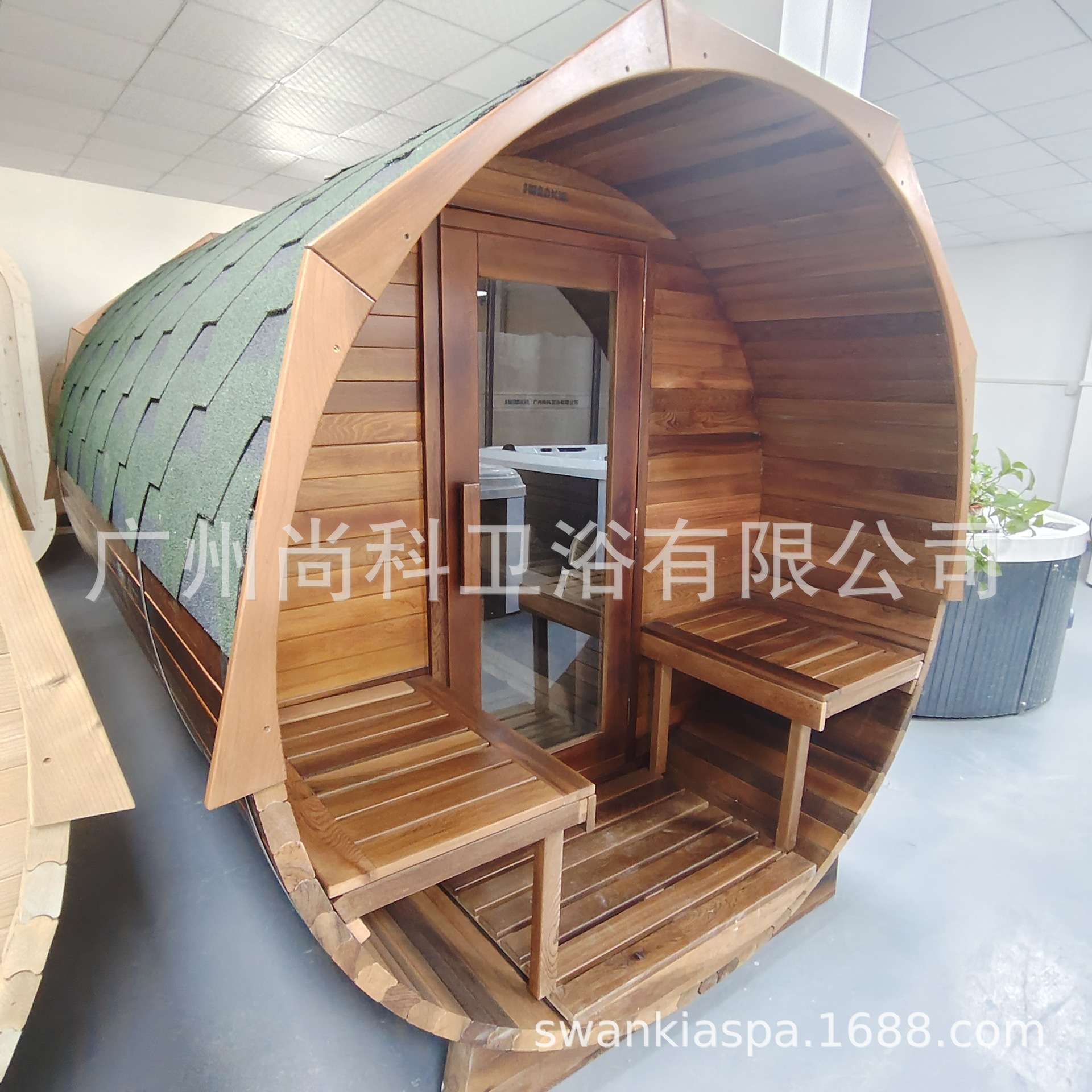 户外红雪松圆桶桑拿房汗蒸室外圆桶汗蒸房哈维亚炉全景视窗沥青瓦