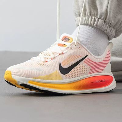 耐克Vomero18减震透气跑步鞋