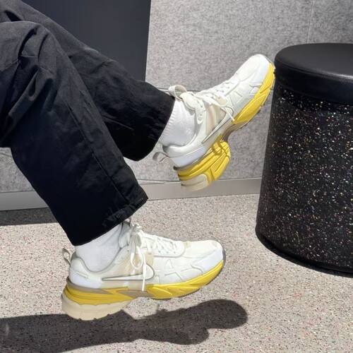 Nike/耐克 V2K RUN GTX 白色潮流时尚耐磨运动休闲鞋 FZ2622-100