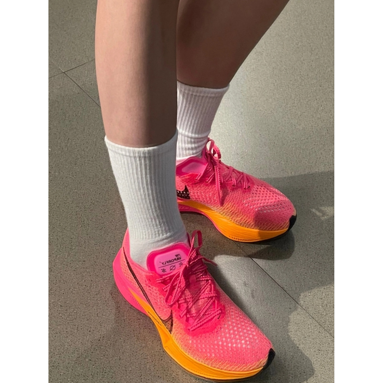 Nike ZoomX Vaporfly Next% 3 竞速运动中帮潮流跑步鞋DV4130-600