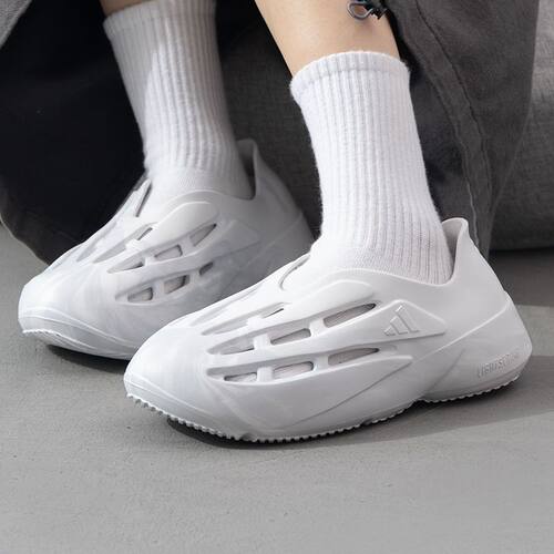 Adidas Lightblaze Moc 防滑耐磨缓震回弹时尚户外洞洞鞋 JH7038