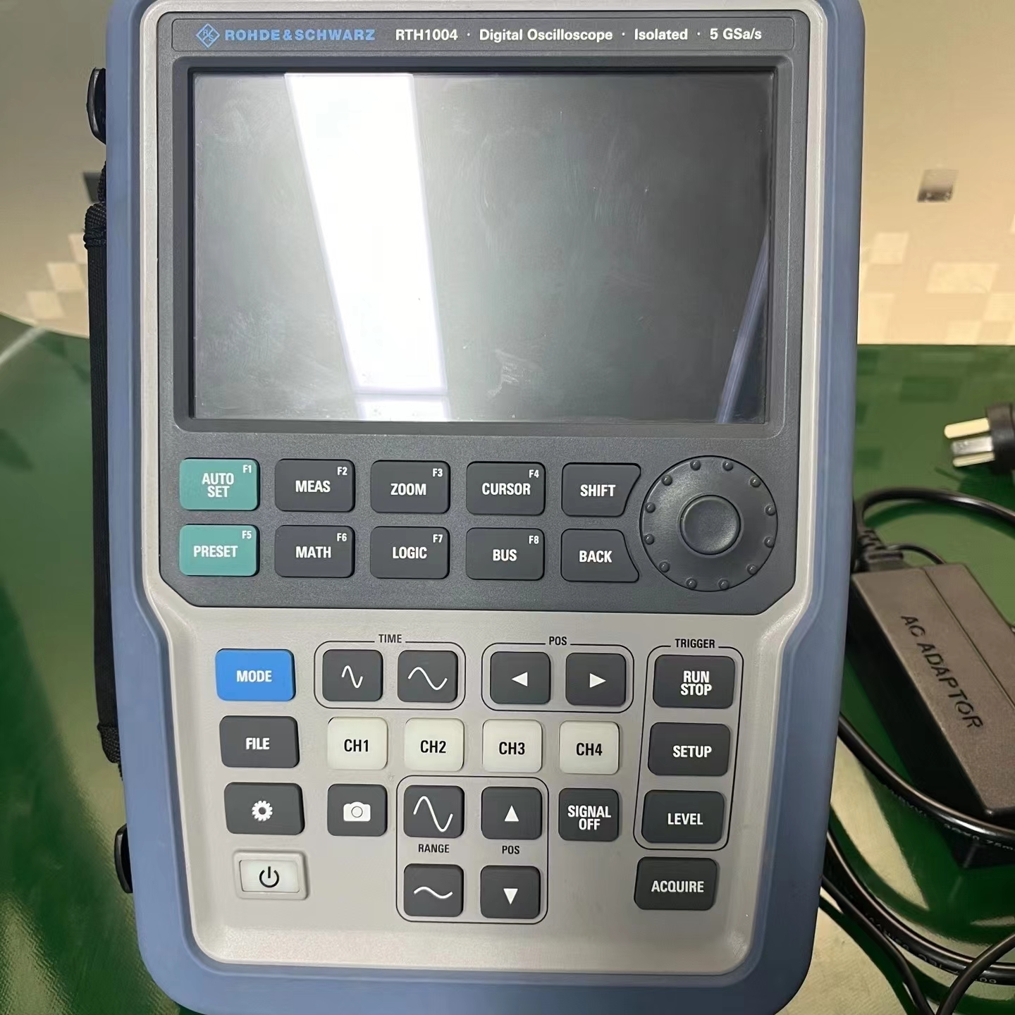 德国 罗德与施瓦茨RTH1004 RTH1002 RTB2004 RTB2002手持式示波器