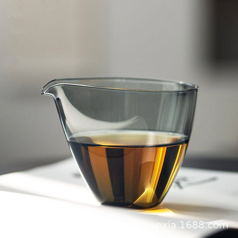 日式玻璃公道杯耐热透黑亮面公杯分茶器茶海斜口匀杯家用功夫茶具,餐饮具,茶海,淘宝优惠券,粉丝福利购,淘宝优惠卷