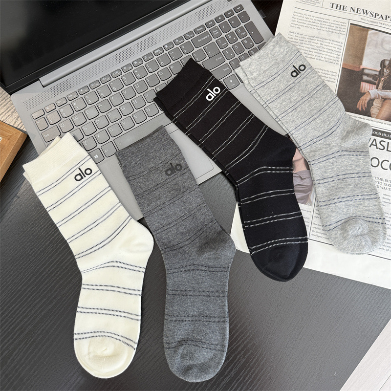 alo新款条纹潮袜爆款欧货字母烫印袜子女秋冬棉质中筒袜