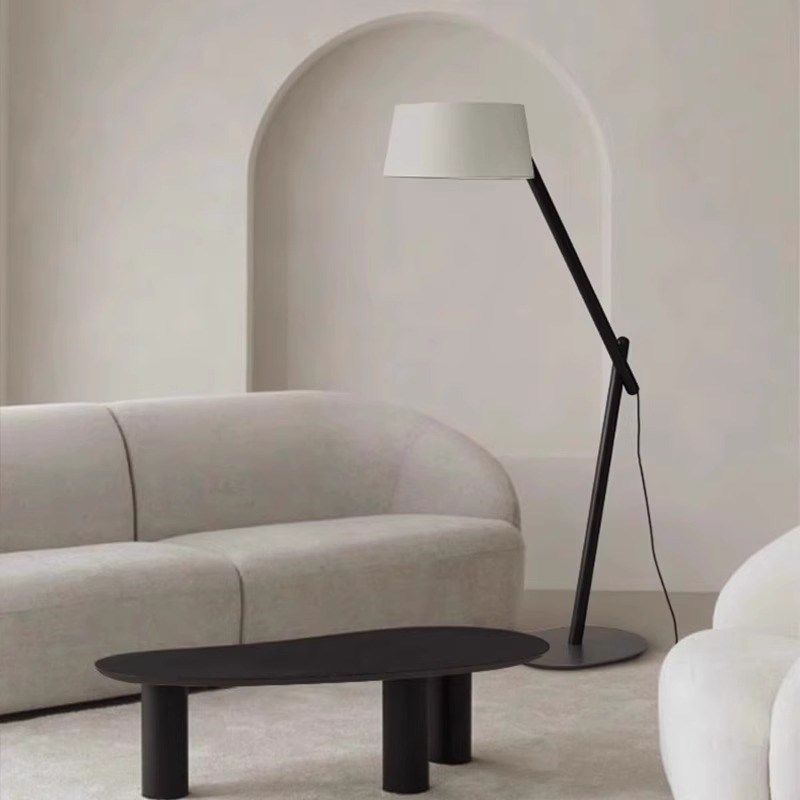 现代简约设计感2024新款落地灯客厅沙发旁边卧室高级感仿木书房灯
