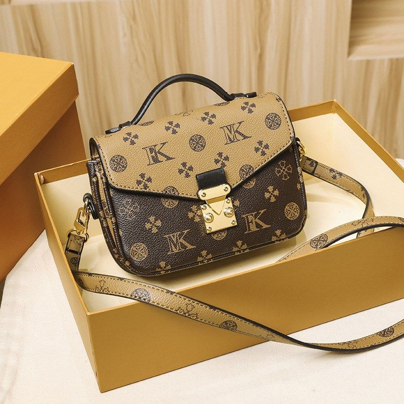 高级质感洋气印花包包女冬季2023新款潮百搭斜挎包时尚单肩小方包