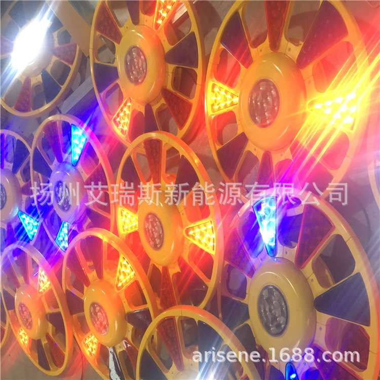 交通太阳能回转灯爆闪灯警示回旋灯施工安全旋转信号灯路障频闪灯