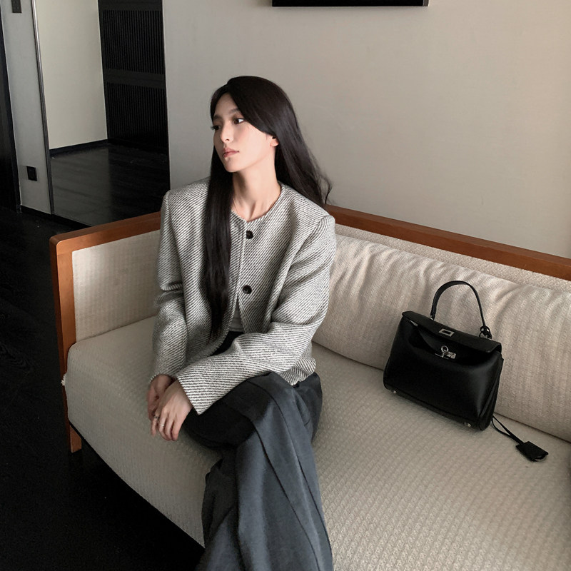 复古圆领单排扣小香风毛呢外套女装条纹呢子大衣年轻简约时尚上衣