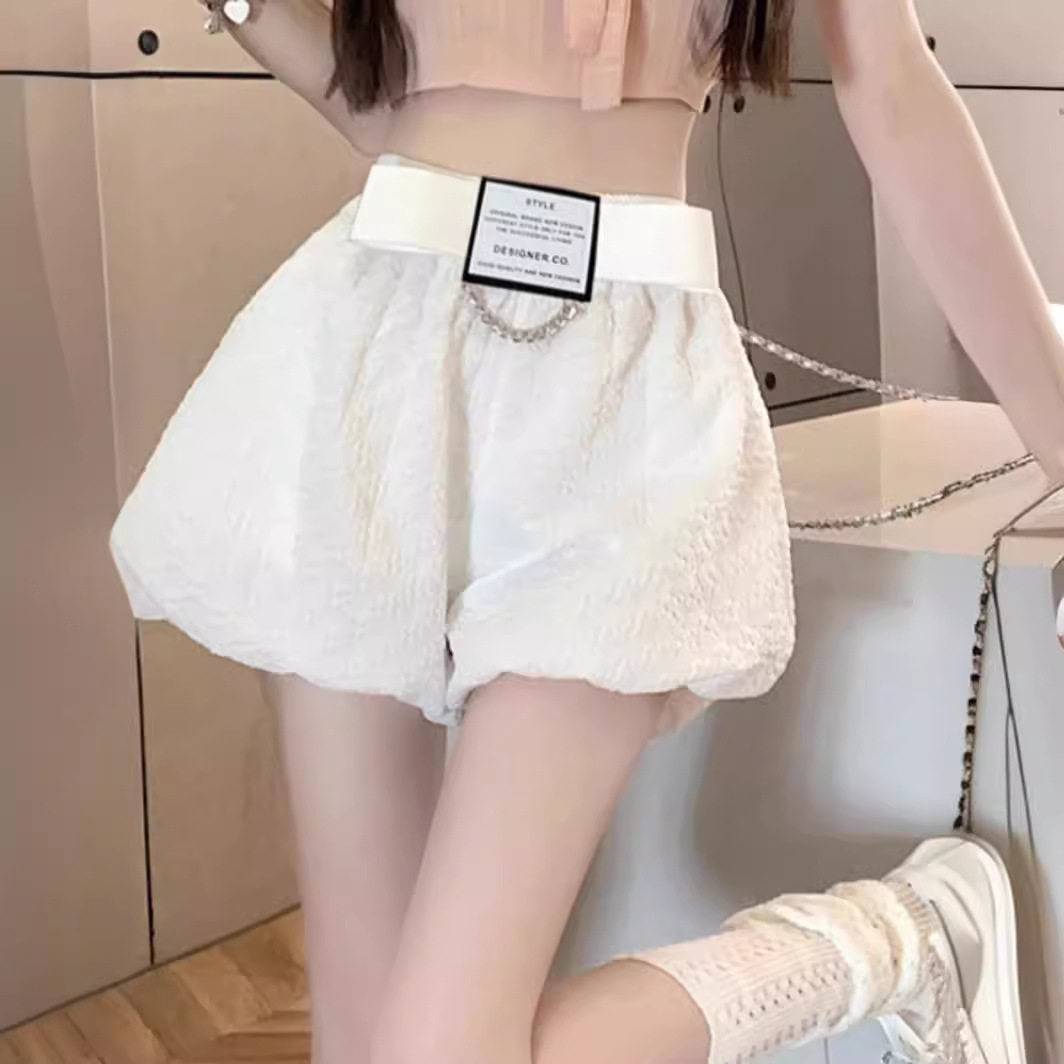 白色花苞短裤女夏季2025新款小个子高腰显瘦休闲垂感阔腿a字热裤