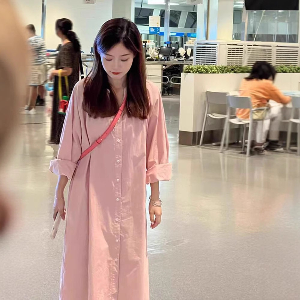 早春季新款粉色衬衫连衣裙子女法式气质宽松显瘦海边度假风长裙子