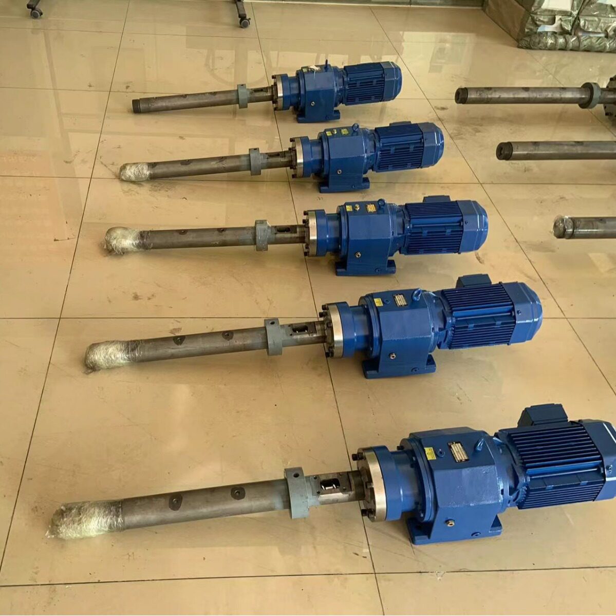 PU/PVC气动管用挤出机装置