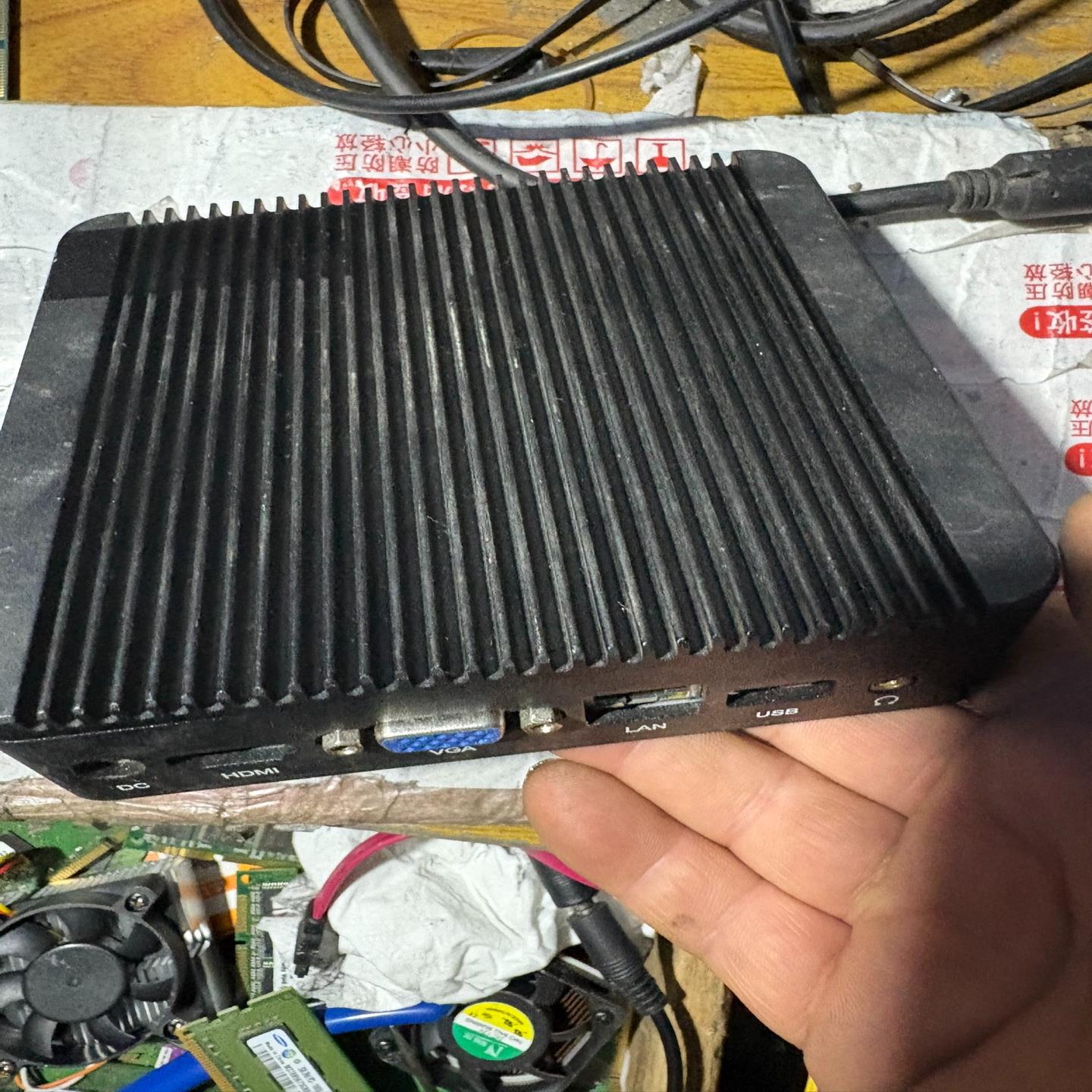 NUC80 CE 工控小主机 没电源