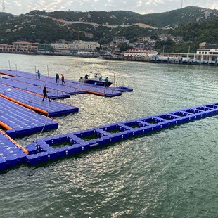 多样化水上浮筒码头水上垂钓平台舞台演艺设施摩托艇泊位网箱养殖