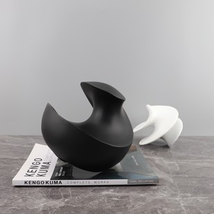 现代简约白色黑色异形摆件旋转扭曲螺旋摆件摆设房售楼处软装 饰品