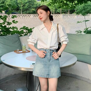 女夏复古v领气质高级感洋气chic小个子上衣 2026新款 白色短袖 衬衫