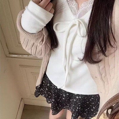 韩系ins蕾丝拼接蝴蝶结长袖T恤女冬季修身别致独特短款漂亮bm上衣