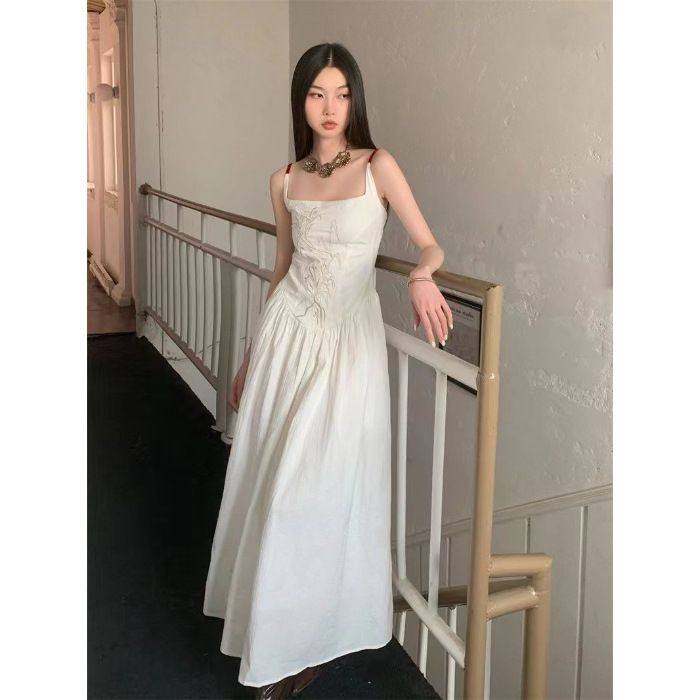 夏季2024年新款新中式刺绣棉质长款露背收腰显瘦吊带度假连衣裙女,女装/女士精品,大码连衣裙,淘宝优惠券,粉丝福利购,淘宝优惠卷