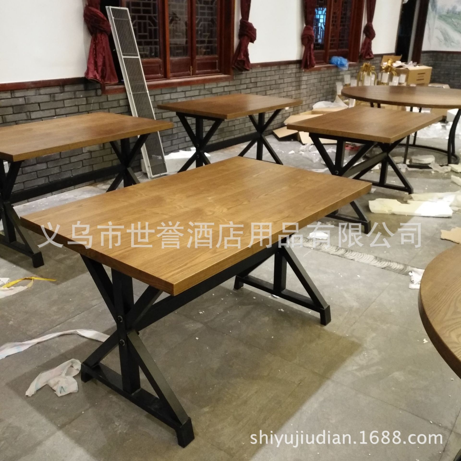 杭州衢州时尚餐厅木饰面餐桌西餐厅实木桌椅主题餐厅复古休闲餐桌