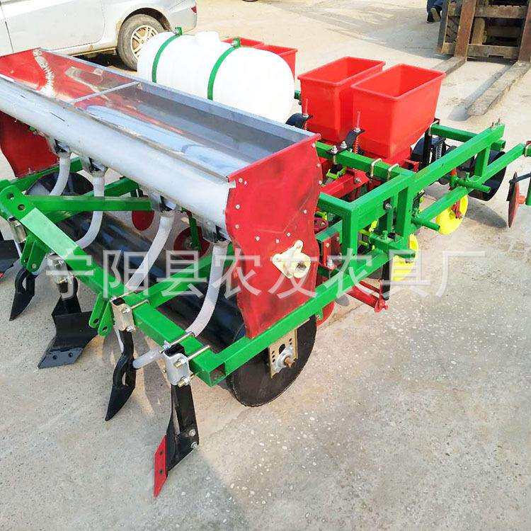 河南禹州市花生精播机免扣膜起垄花生播种机鸭嘴精播器