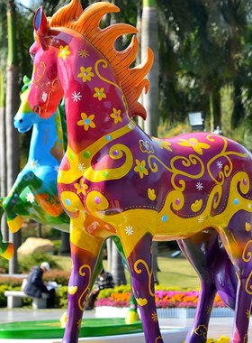商场景观装饰创意彩绘卡通动物树脂玻璃钢马雕塑S园林草坪户外摆