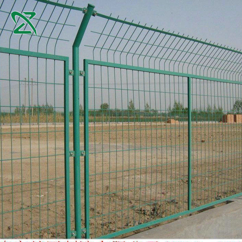 高速公路焊接网隔离栅/小区围墙栅栏道路护栏/框架围栏网厂家