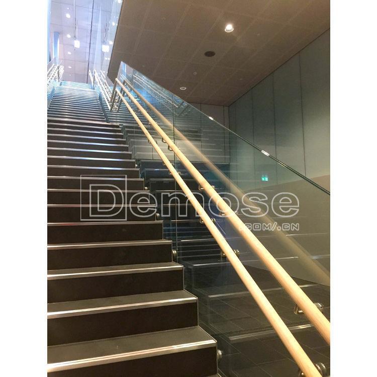 楼道玻璃护栏风格设计栏杆净透钢话玻璃实木组合扶手栏
