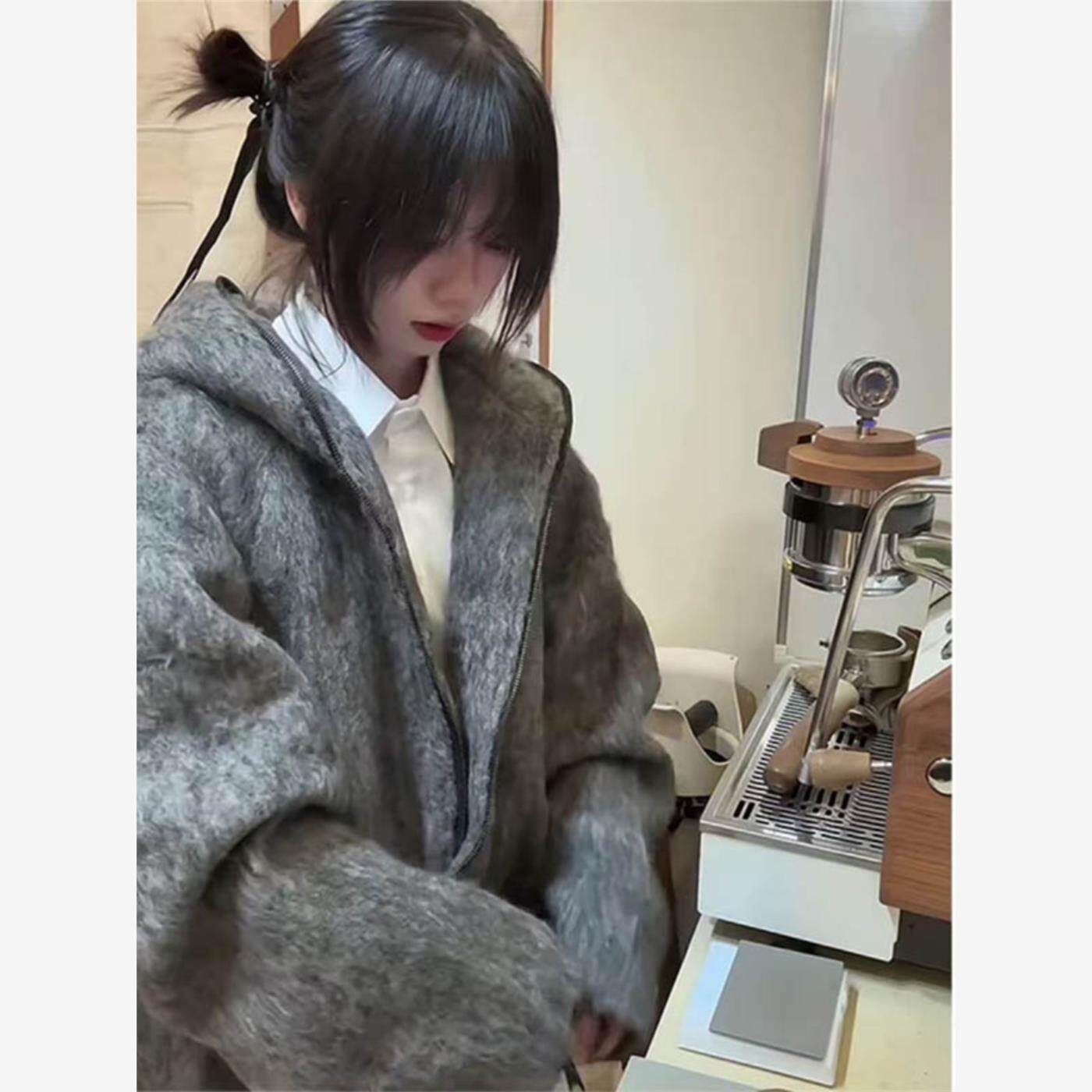 美式覆古海马毛连帽毛呢外套女秋冬季2024新款宽松高级感呢子棉衣