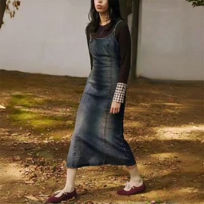 复古水洗效果牛仔吊带迷笛连衣裙
