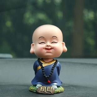 饰摇头男女公仔网红佛车载用品创意可爱汽车摆件 淡定小和尚车内装