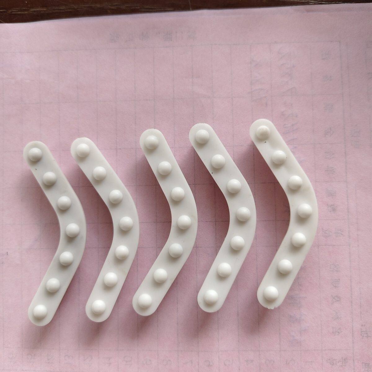 塑料凳子底部防滑脚垫嵌入式静音凳子脚垫家具防滑保护垫