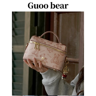 天天维尼熊GUOOBEAR小熊印花手提盒子包包2025新款 百搭斜挎小方包