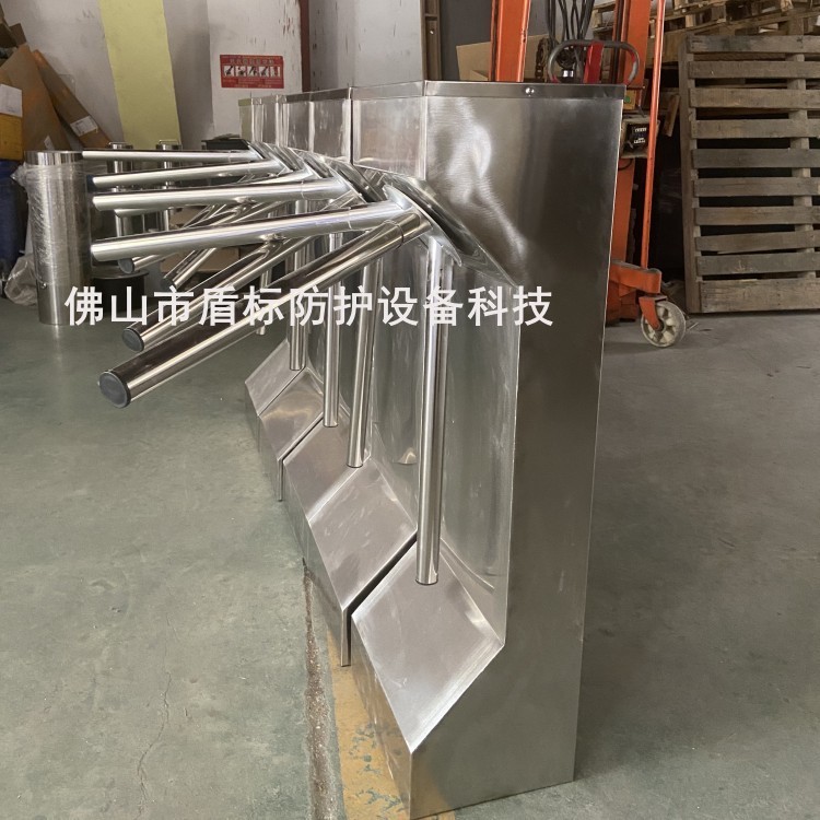 旅游景区入口立式三棍闸 超市限行通道门 餐厅入口单向手推转闸