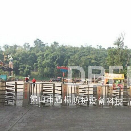 旅游景区出口处安装半高单项门无需人员看守只出不进导流止逆转闸