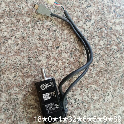 SGMMS-01ADC6S100W伺服电机，实物