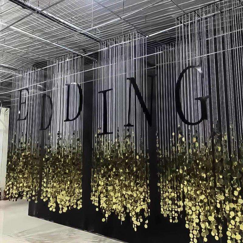 婚庆亚克力珠帘背景婚礼堂吊顶道具网红氛围感挂饰水晶亮片串装饰