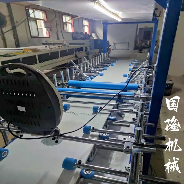 国隆自动修边竹木纤维板覆膜机