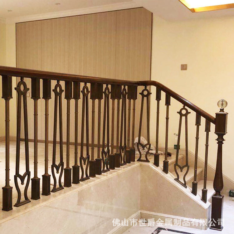 现代简约复古铝合金楼梯立柱栏杆 别墅酒店会所铝艺楼梯扶手厂家