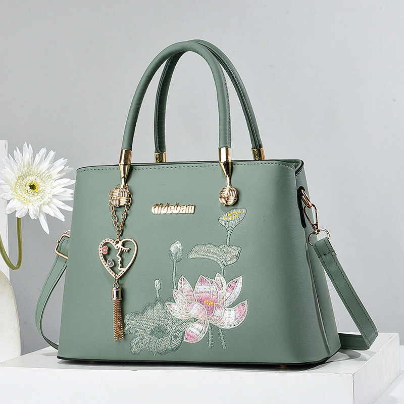 高级质感中国风女包2023新款通勤撞色小方包女士大容量绣花软皮包