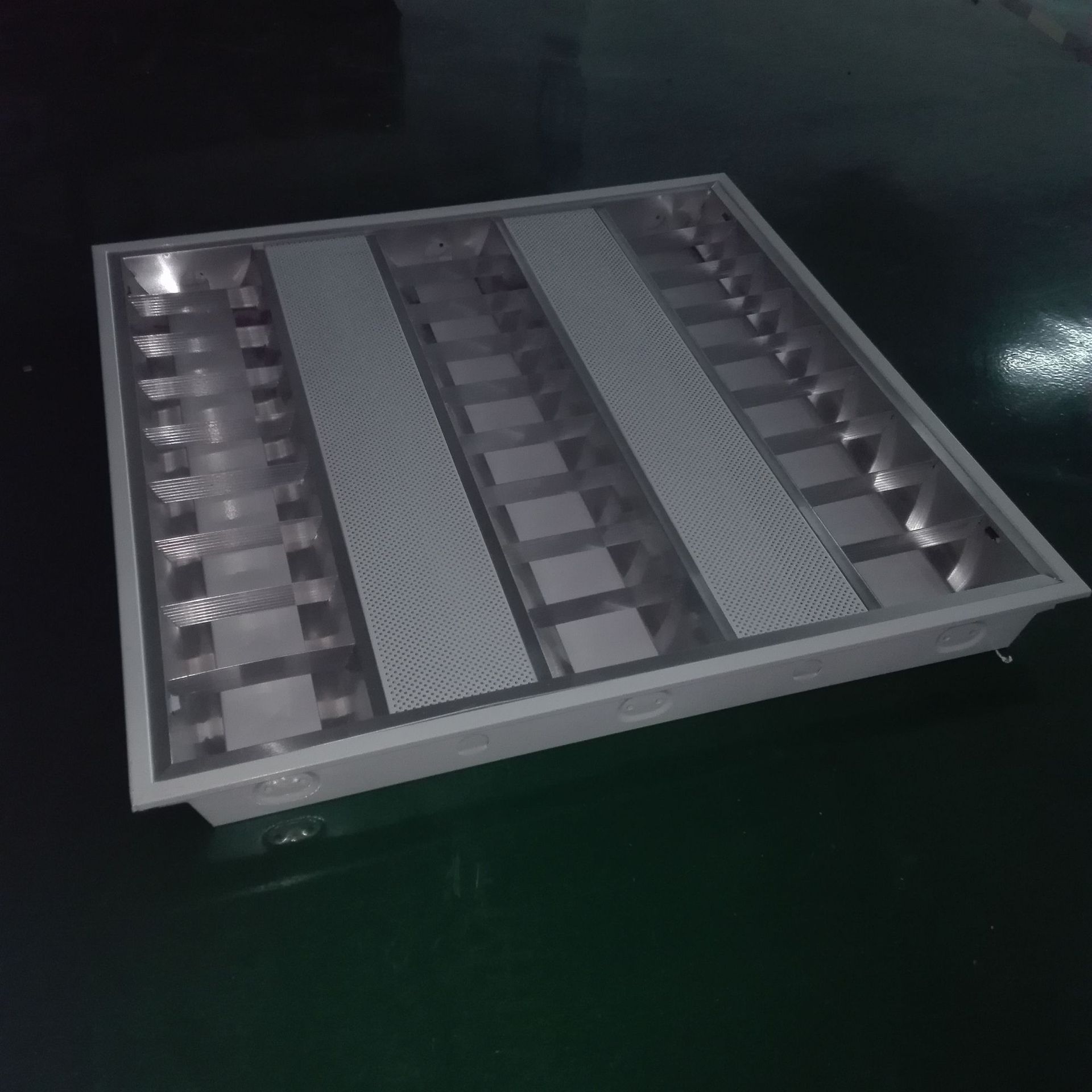 嵌入式机房应急格栅灯三管600*600网格格栅灯具t5办公室格栅灯盘