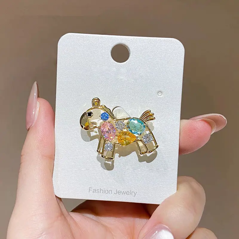 【下单立减50】新款彩虹小马胸针精致微镶西装大衣胸花饰品别针HX