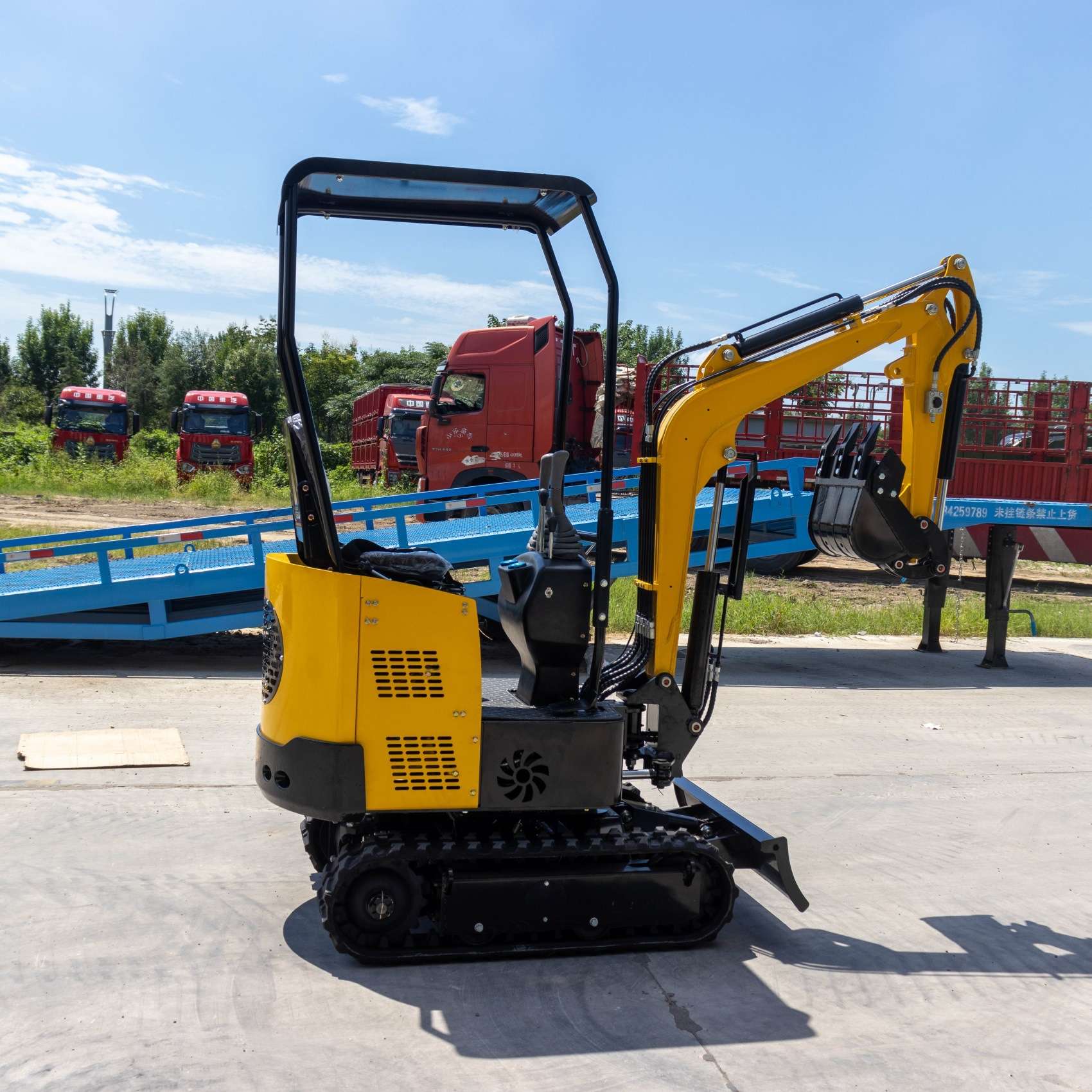 出口加拿大HT10BZ小型挖掘机 工程破碎翻土挖沟机 园林绿化挖土机