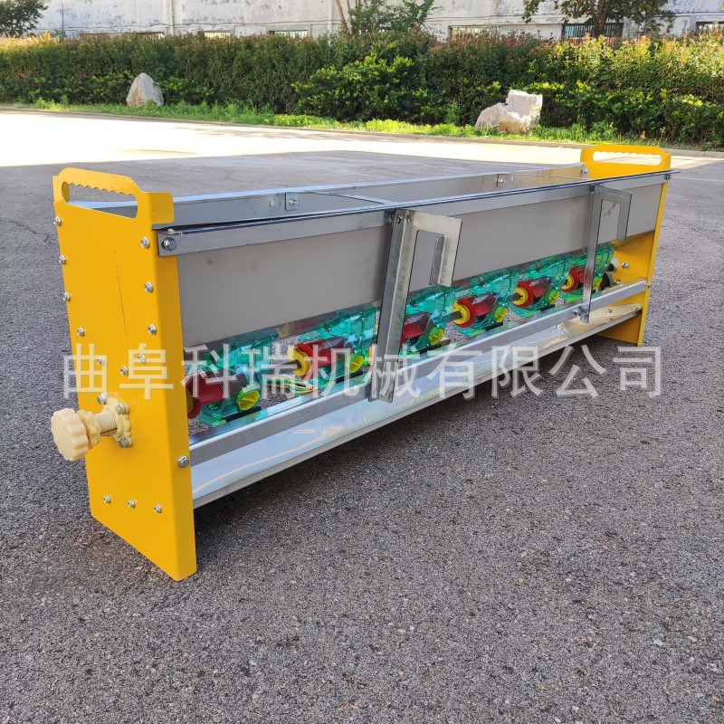 电动撒肥机科瑞农用小四轮撒肥料机家用不锈钢后挂撒颗粒化肥机