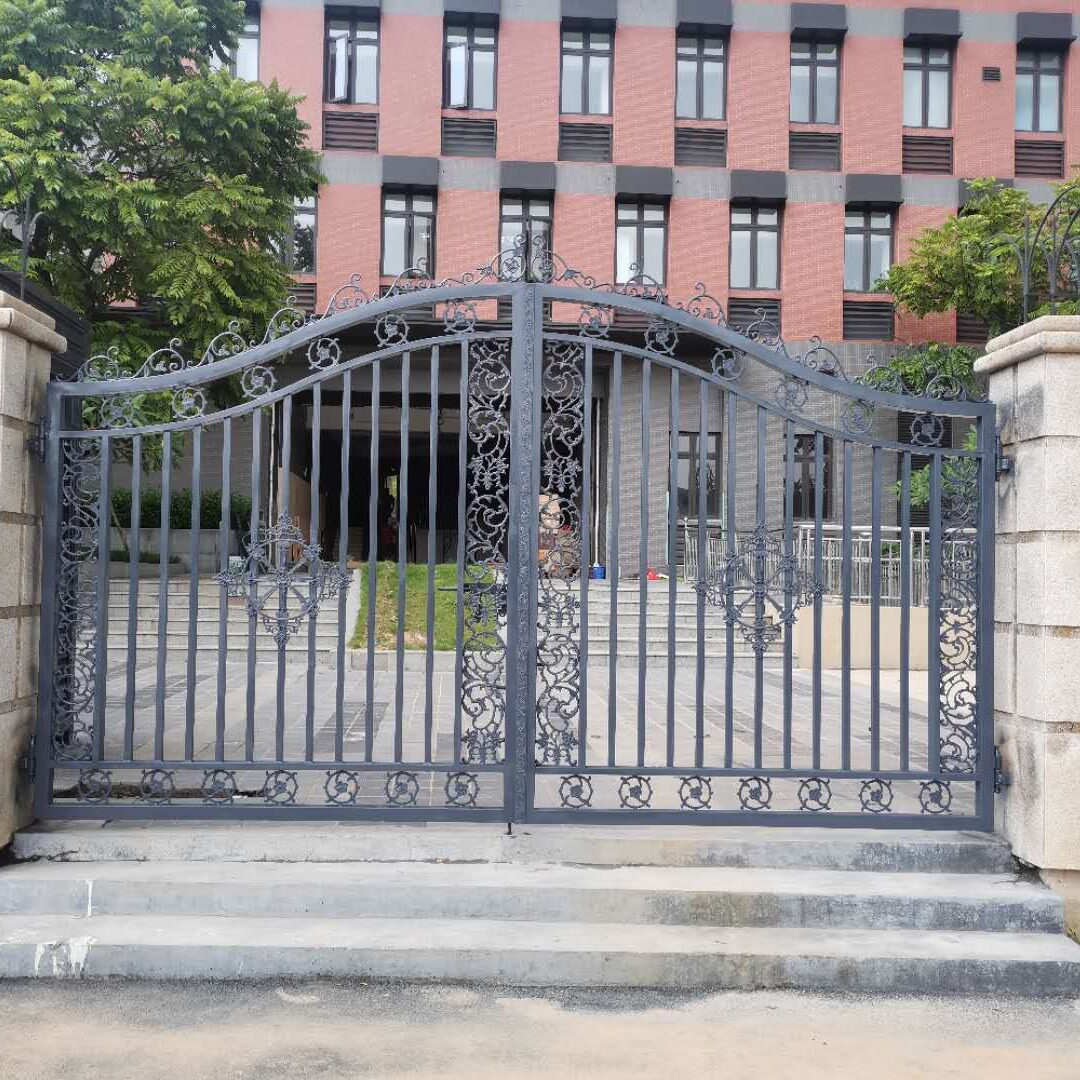 广州生产厂家直销加工订做欧式简易手动铁艺大门双开学校铁门